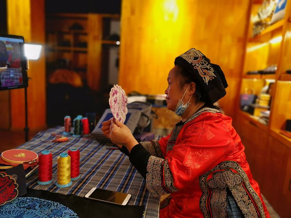 ethnic minority craftswomen